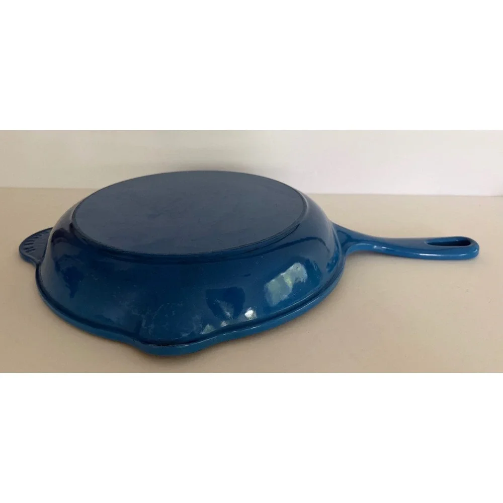 Le Creuset Marseille Blue Enameled Cast Iron Skillet Fry Pan Double Spout 26cm